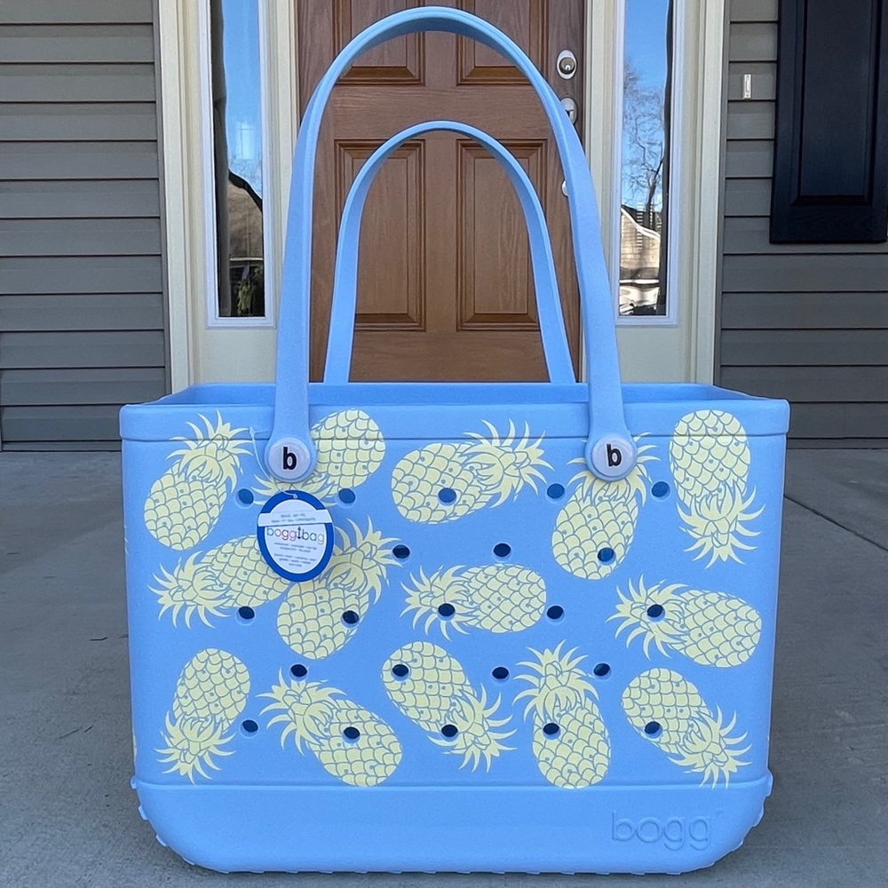 NWT Original Large Bogg Bag - PINEAPPLE PRINT